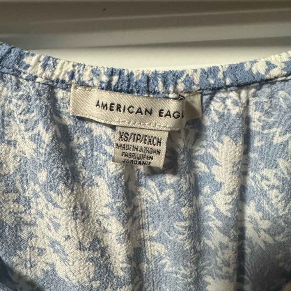 American Eagle Outfitters Blue Floral Top - Picture 2 of 3